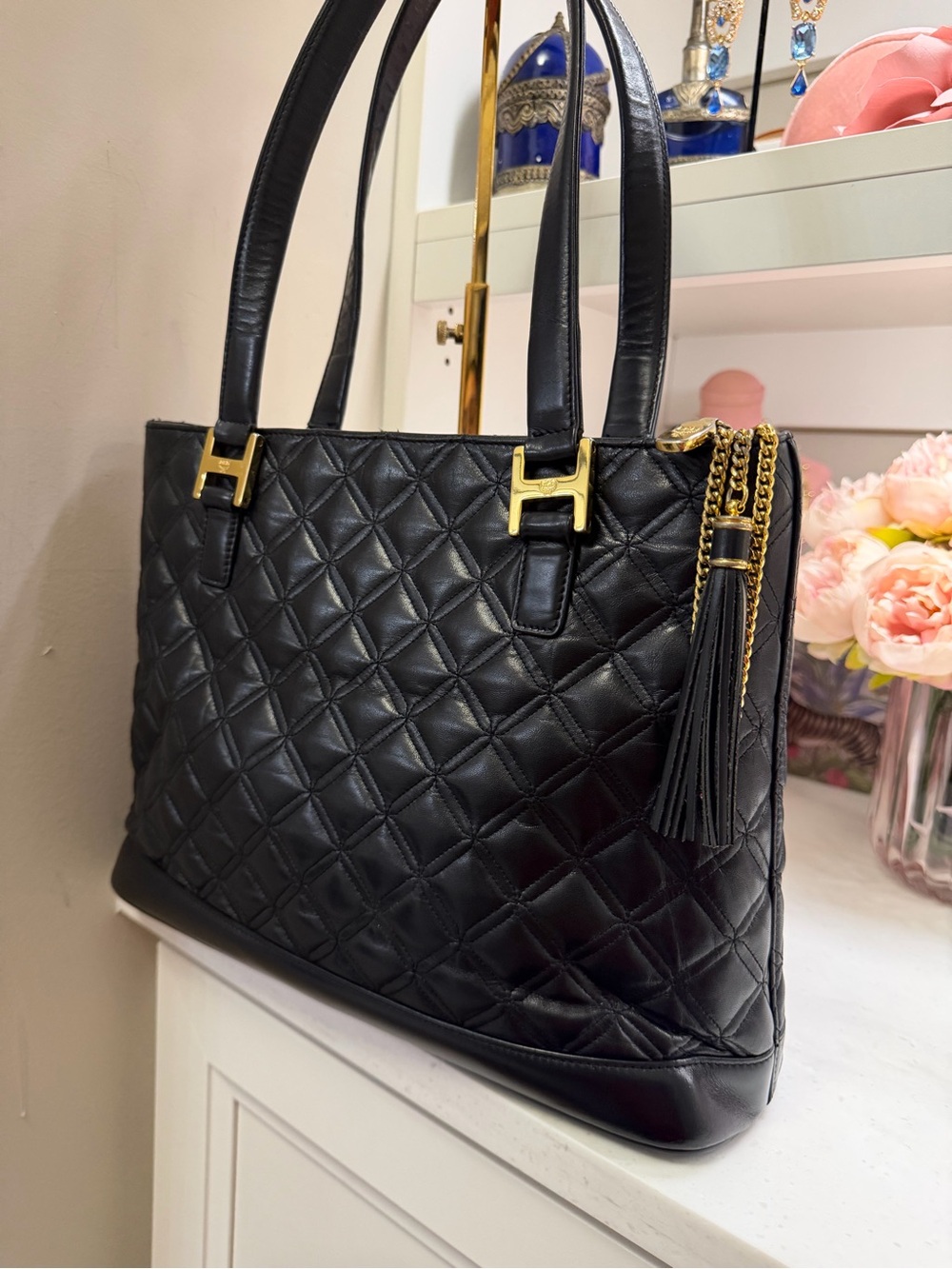 MCM EUC Black Quilted Leather Shoulder Bag with Gold Accents A4299 - Picture 12 of 16